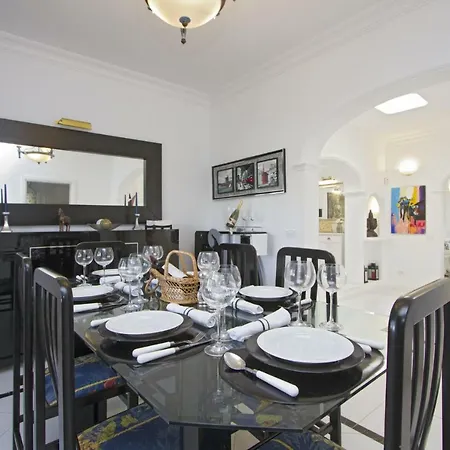 Puerto Del Carmen Sleeps 6 Pool Air Con Wifi Puerto del Carmen (Lanzarote)