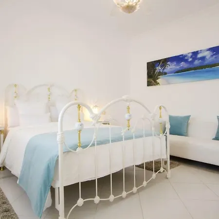 Puerto Del Carmen Sleeps 6 Pool Air Con Wifi Villa