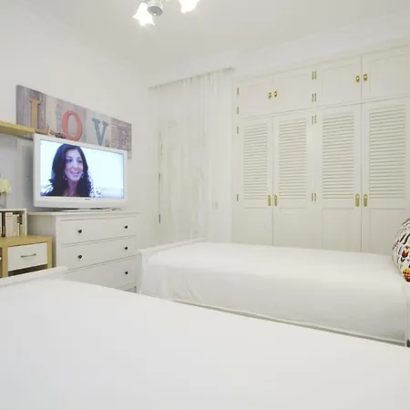 فيلة Puerto Del Carmen Sleeps 6 Pool Air Con Wifi *