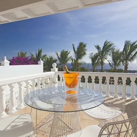 Puerto Del Carmen Sleeps 6 Pool Air Con Wifi * بويرتو ذيل كارمين