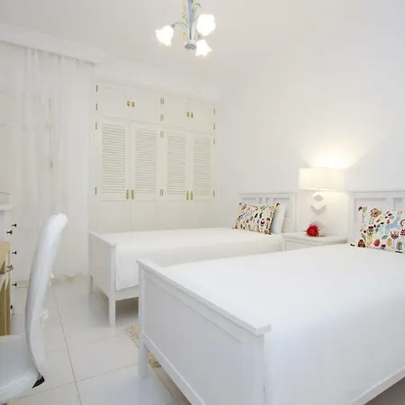 Puerto Del Carmen Sleeps 6 Pool Air Con Wifi *